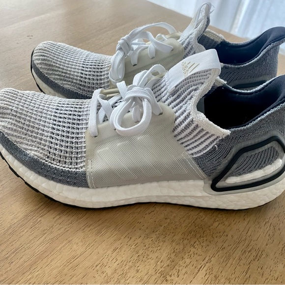 Adidas continental boost all white shoes - Picture 2 of 5